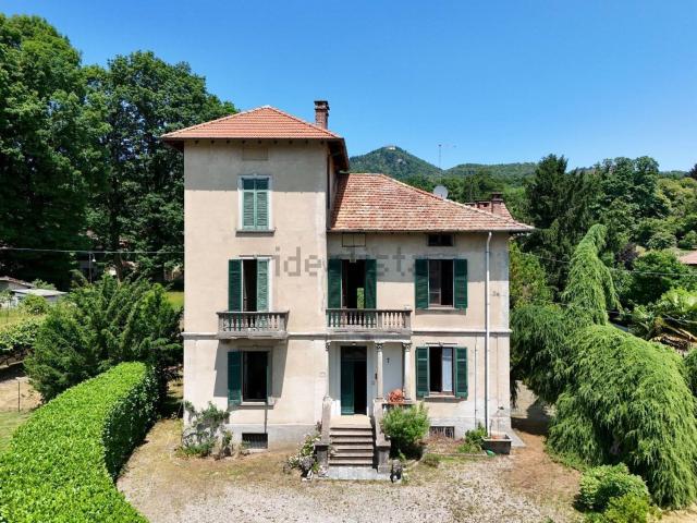 Casa in vendita a Casciago, Lombardia