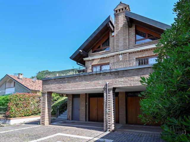 Casa in vendita a Carvico, Lombardia