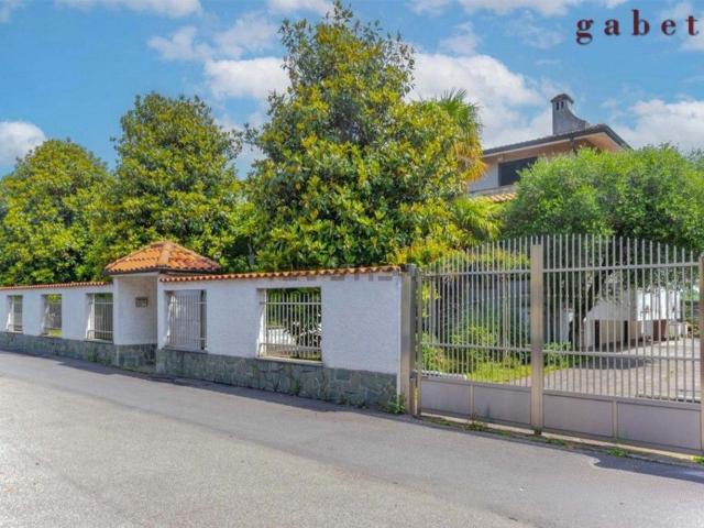 Casa in vendita a Bareggio, Lombardia