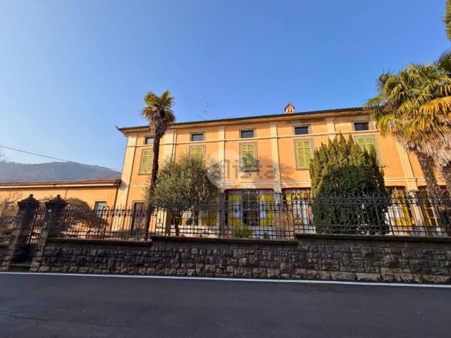 Casa in vendita a Villongo, Lombardia