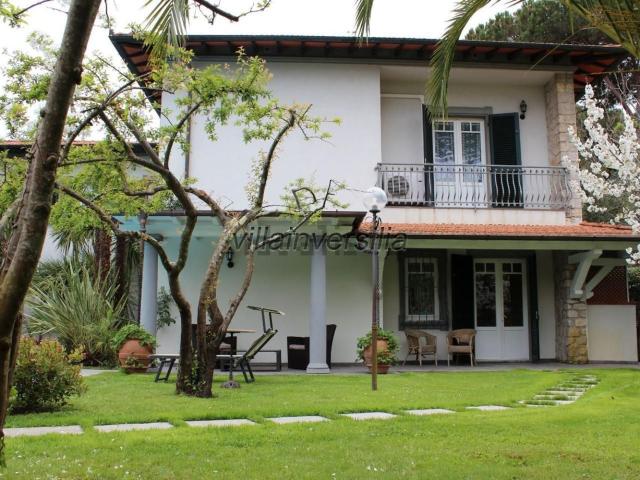 Casa in vendita a Vittoria Apuana, Forte dei Marmi