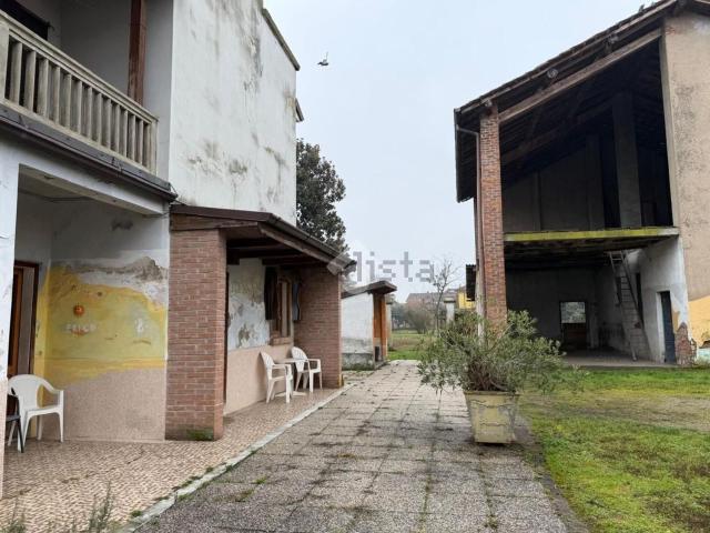 Casa in vendita a Fara Gera D'adda, Lombardia