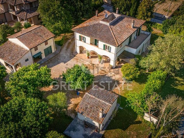 Casa in vendita a Foligno, Umbria