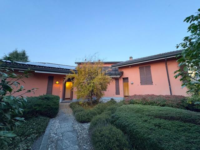 Casa in vendita a Mandresca, Inverigo
