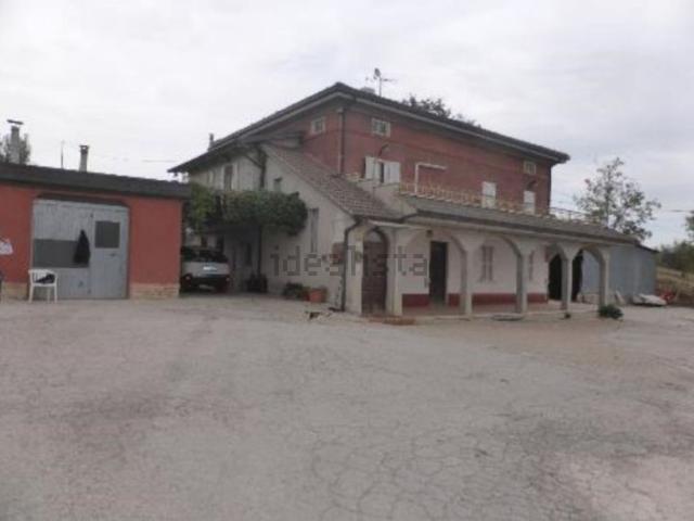 Casa in vendita a Monteleone di Fermo, Fermo