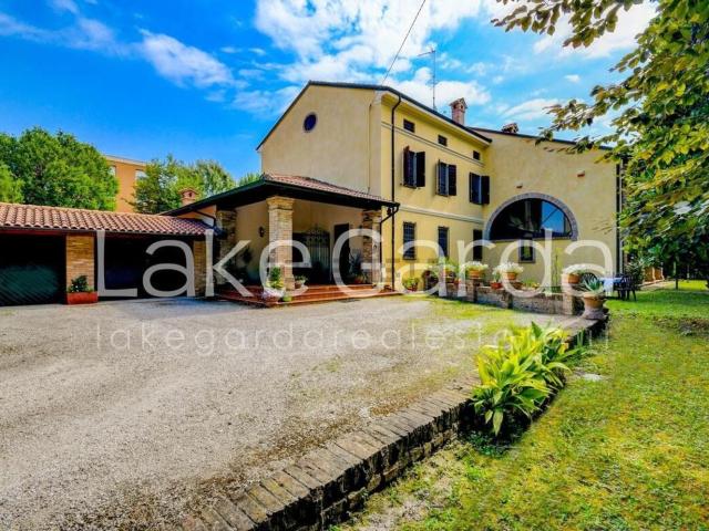 Casa in vendita a Ostiglia, Lombardia