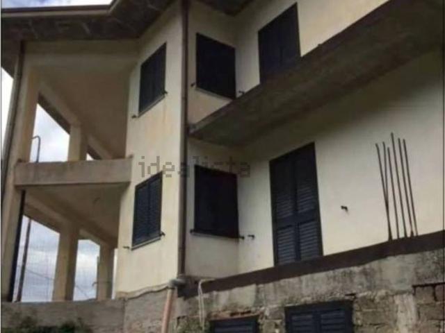 Casa in vendita a Collelongo, Abruzzo