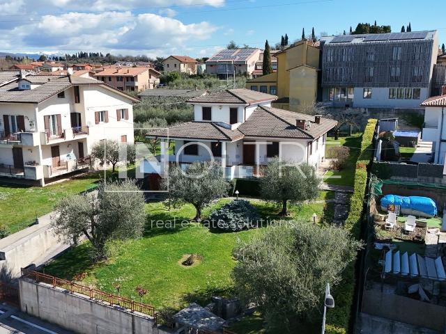 Casa in vendita a Pastrengo, Veneto