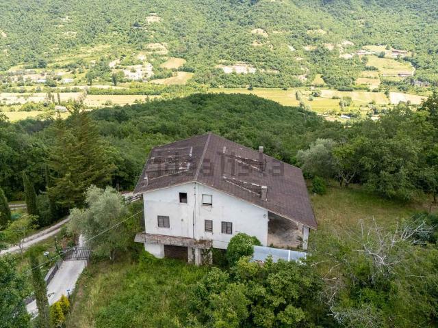 Casa in vendita a Maglianello Alto, Rieti