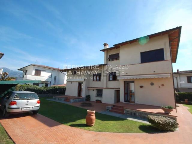 Casa in vendita a Tonfano, Toscana