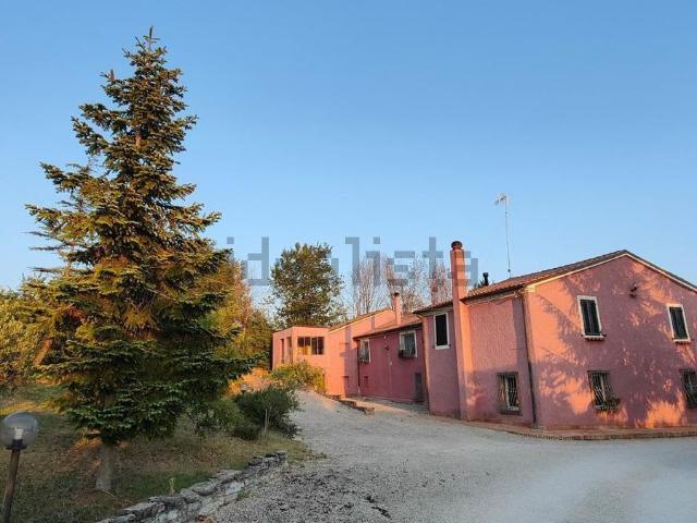 Casa in vendita a Barcaglione, Ancona
