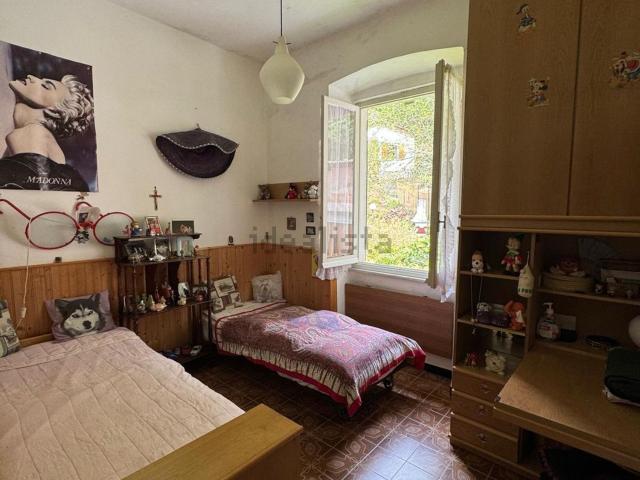 Casa in vendita a Borzonasca, Liguria
