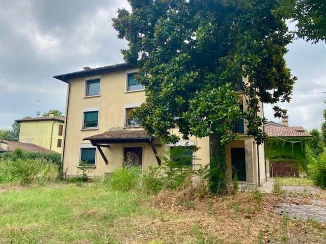 Casa in vendita a Borgo Virgilio, Cerese