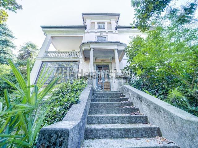 Casa in vendita a Biandronno, Lombardia