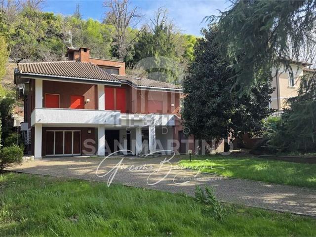 Casa in vendita a Biumo Superiore, Varese