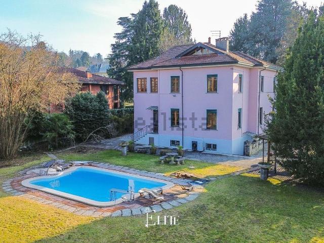Casa in vendita a Travedona Monate, Lombardia