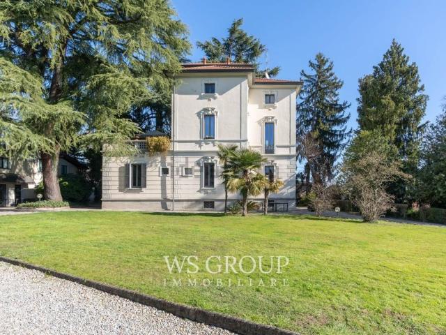 Casa in vendita a Biassono, Lombardia