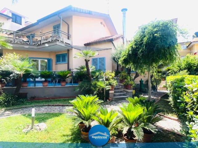 Casa in vendita a Casoria, Campania