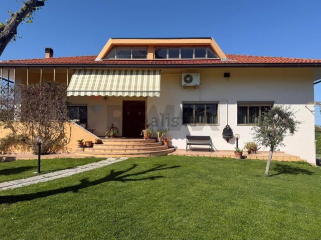 Casa in vendita a Pianella, Abruzzo