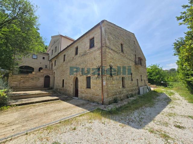 Casa in vendita a Marche, Fermo