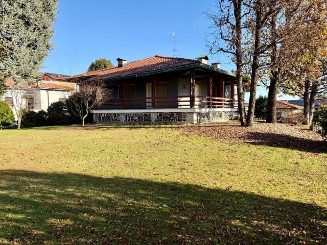 Casa in vendita a Luisago, Lombardia