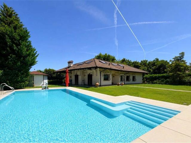 Casa in vendita a Oleggio Castello, Novara