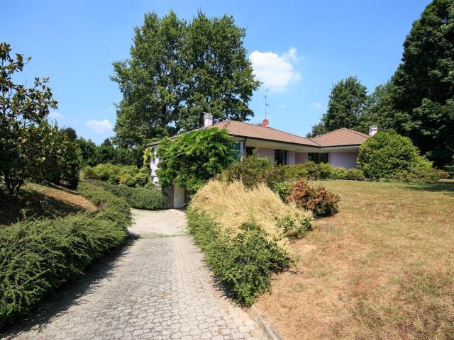 Casa in vendita a Guanzate, Lombardia
