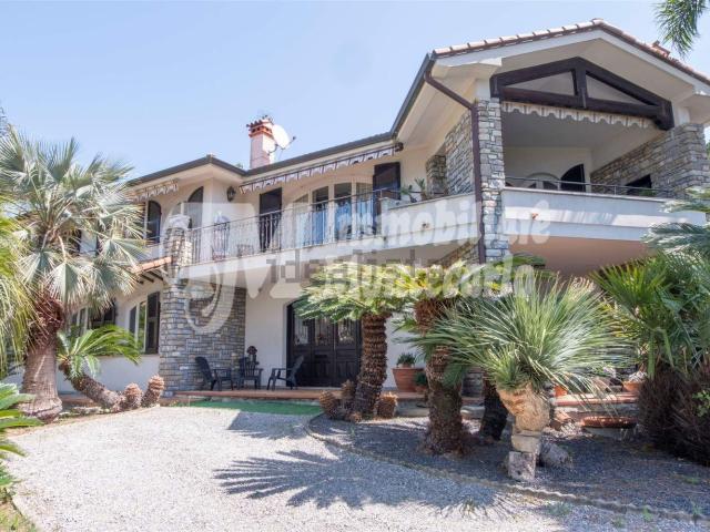 Casa in vendita a Bordighera, Liguria