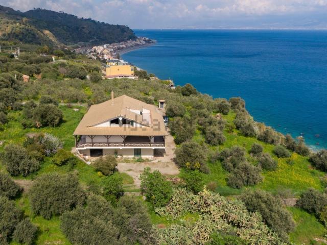 Casa in vendita a Scaletta Marina, Scaletta Zanclea