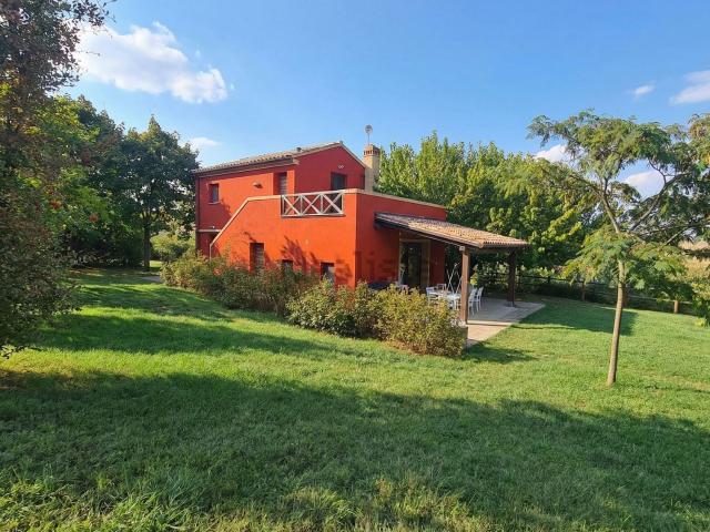 Casa in vendita a Contrada Bagnolo, Marche