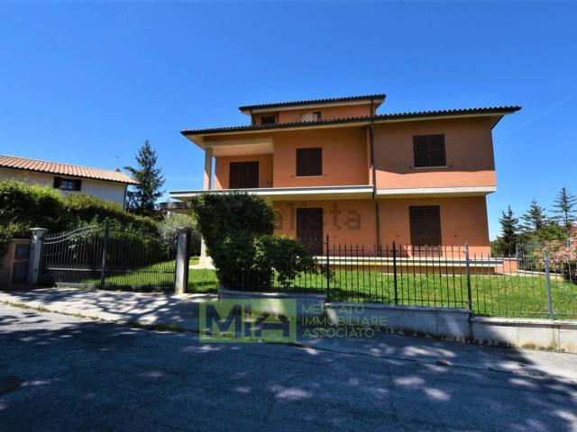 Casa in vendita a Marche, Fermo