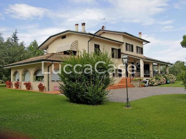 Casa in vendita a Lunata, Capannori