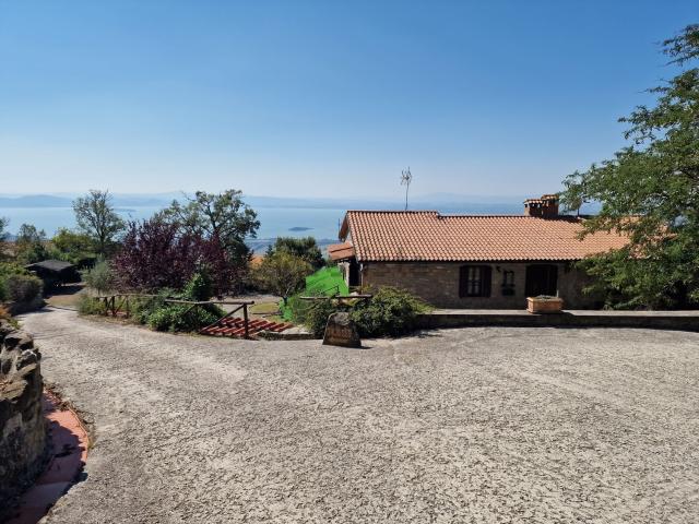 Casa in vendita a Tuoro Sul Trasimeno, Umbria