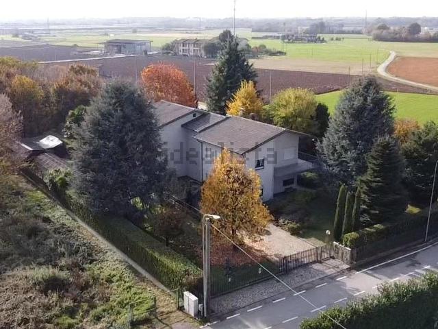 Casa in vendita a Bonate Sotto, Lombardia