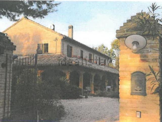 Casa in vendita a Cannelle, Marche