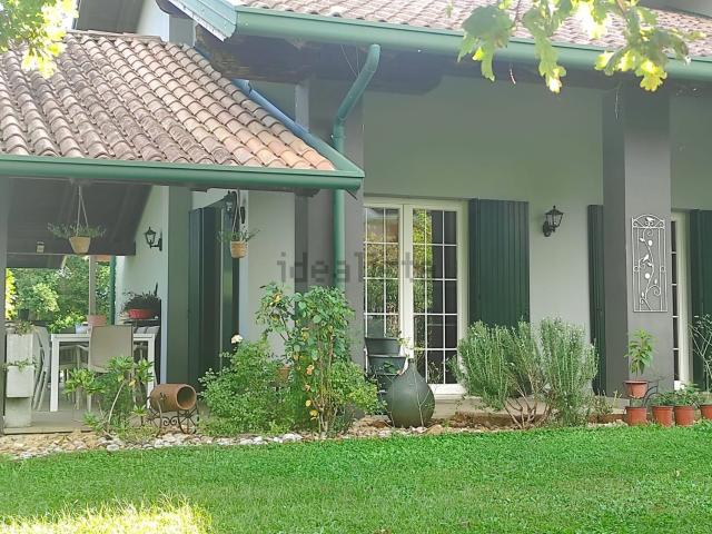 Casa in vendita a Lucinico / Ločnik / Luzinìs, Gorizia