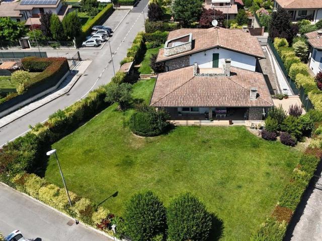 Casa in vendita a Manerbio, Lombardia