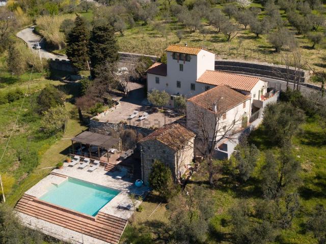 Casa in vendita a Montemurlo, Toscana