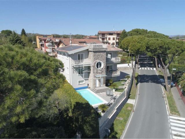 Casa in vendita a Desenzano Del Garda, Lombardia
