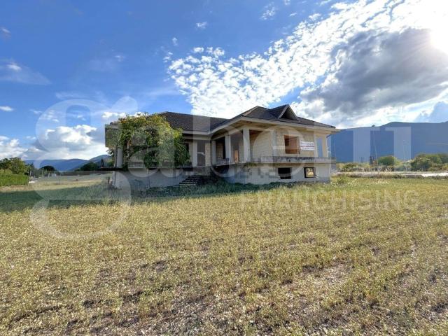 Casa in vendita a Trasacco, L'Aquila