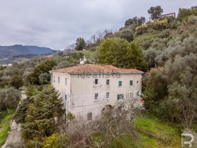 Casa in vendita a Sant'Antonio, Carrara