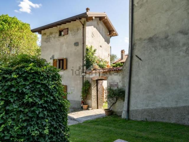 Casa in vendita a Galbiate, Lombardia