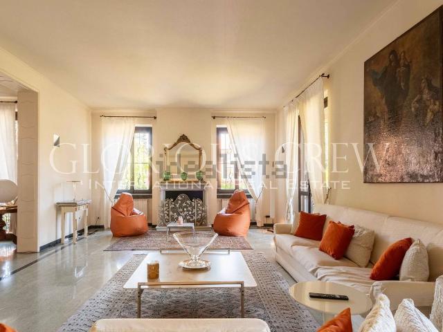 Casa in vendita a Carate Brianza, Lombardia