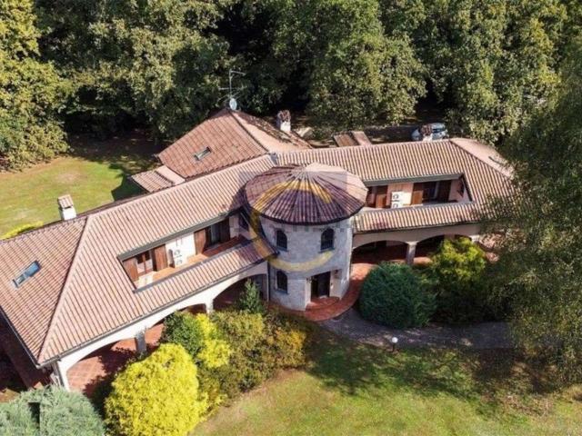 Casa in vendita a Guanzate, Lombardia