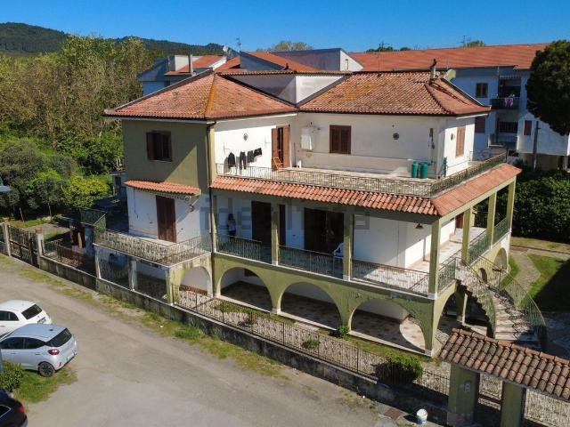 Casa in vendita a Castelnuovo Cilento, Campania