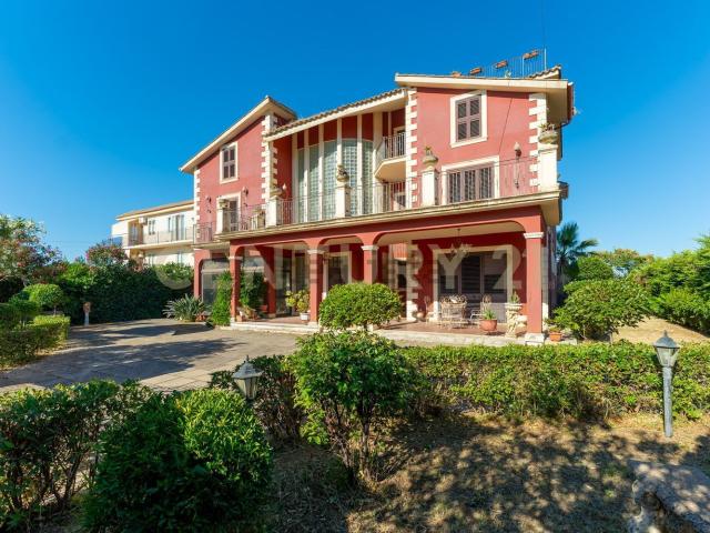 Casa in vendita a Caltagirone, Sicilia