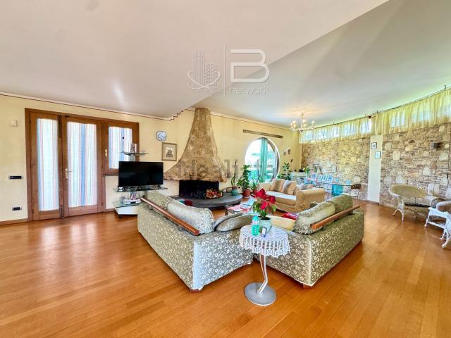 Casa in vendita a Larciano, Toscana