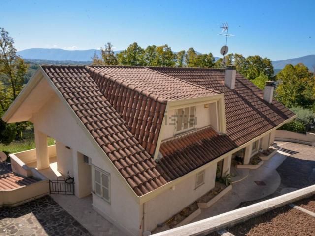 Casa in vendita a Frosinone, Lazio