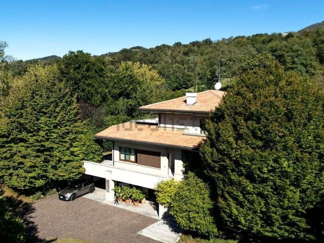 Casa in vendita a Brughiera, Palazzago