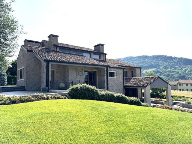 Casa in vendita a Tarzo, Veneto